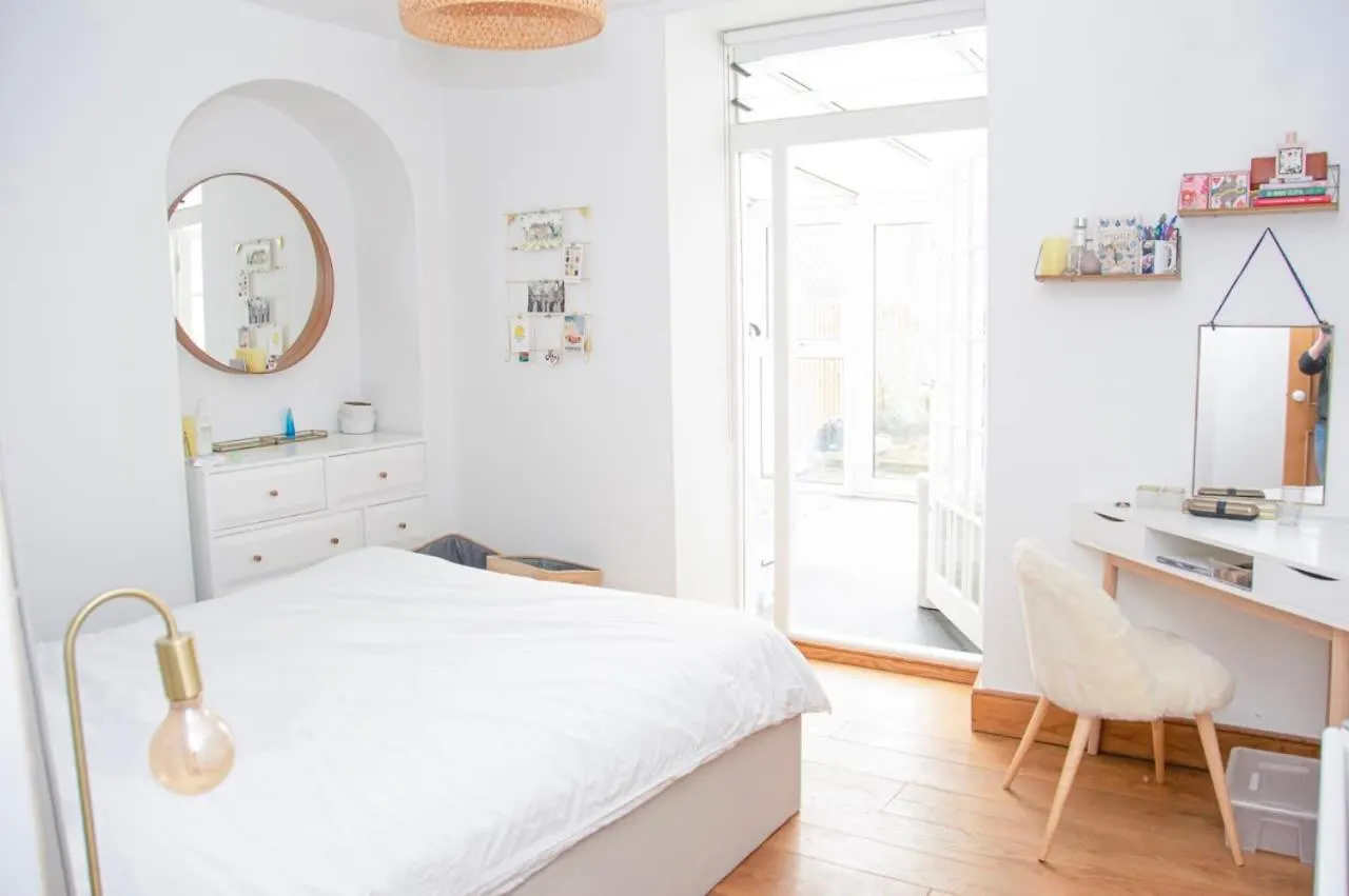 Incredible 3 Bed Basement Flat With Garden Apartment Bath