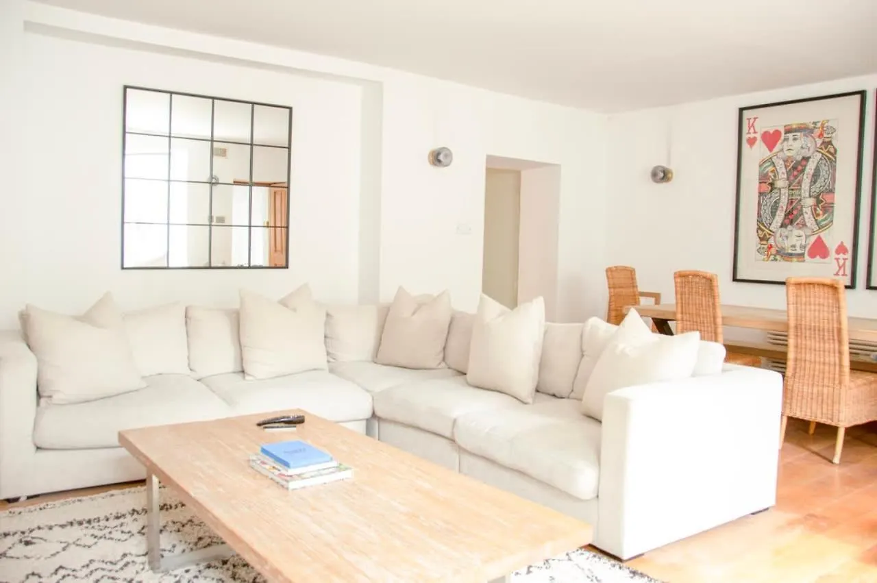 Incredible 3 Bed Basement Flat With Garden Apartment Bath