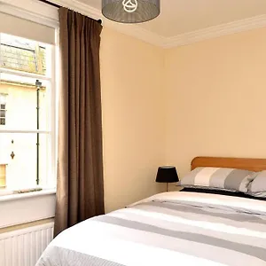 **spotless, Bright 2 Double Bed, Period Features** Bath