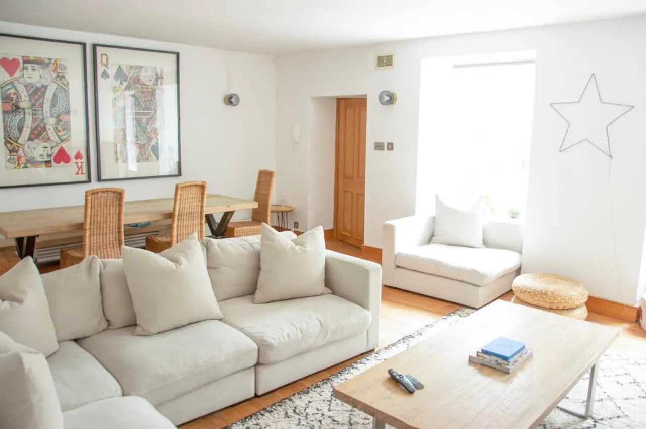 Ferienwohnung Incredible 3 Bed Basement Flat With Garden Bath Großbritannien