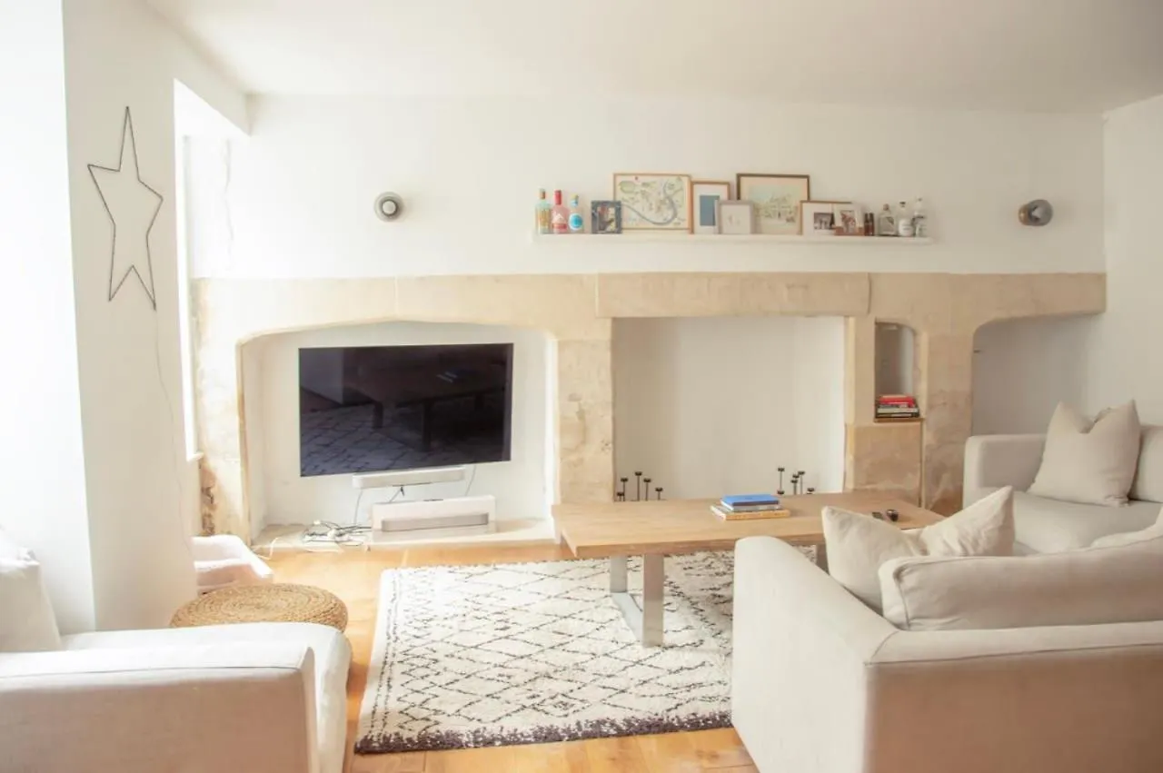 Ferienwohnung Incredible 3 Bed Basement Flat With Garden Bath 0*,  Großbritannien