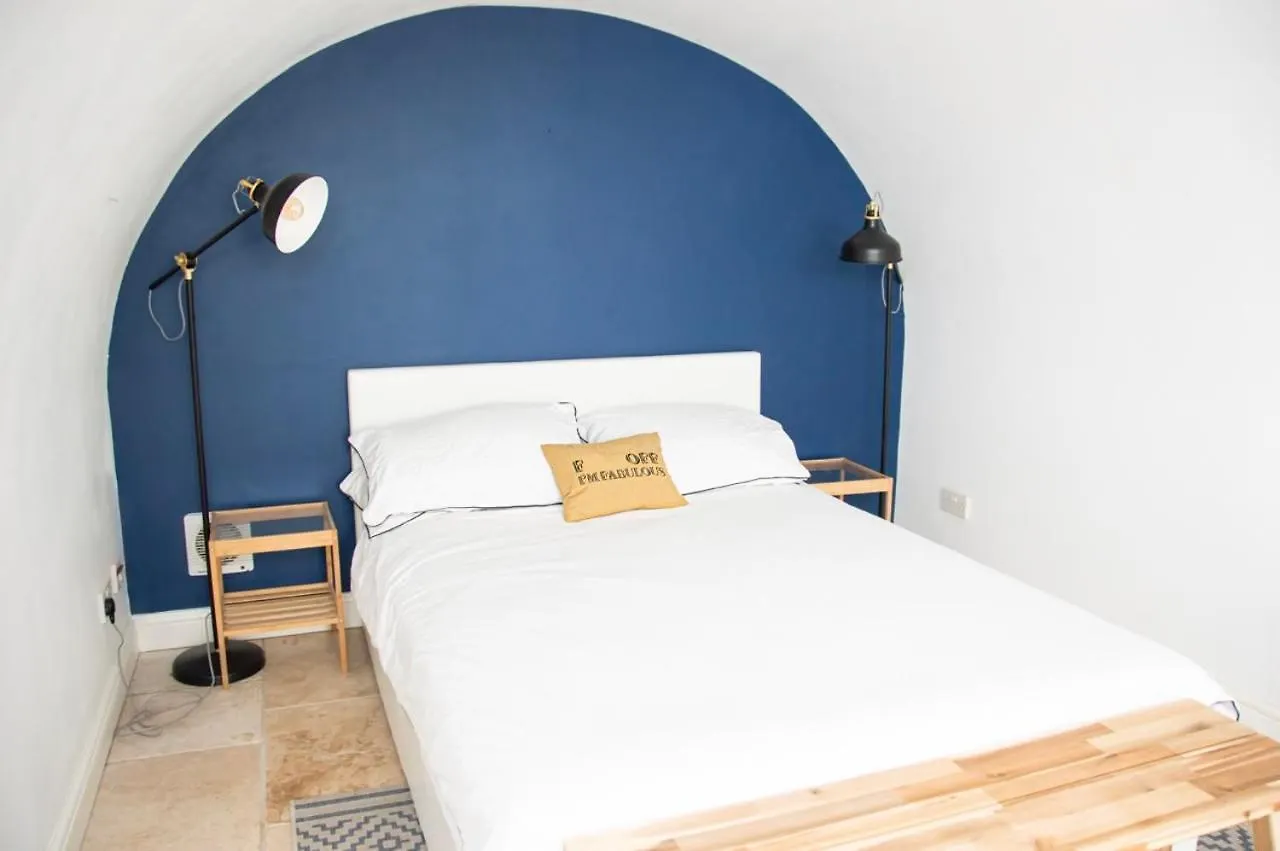 Ferienwohnung Incredible 3 Bed Basement Flat With Garden Bath 0*,